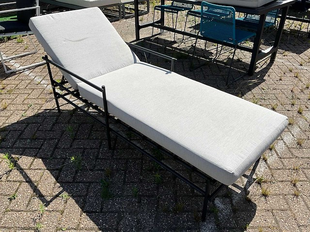 Yoi - sunbeds - afbeelding 3 van  5