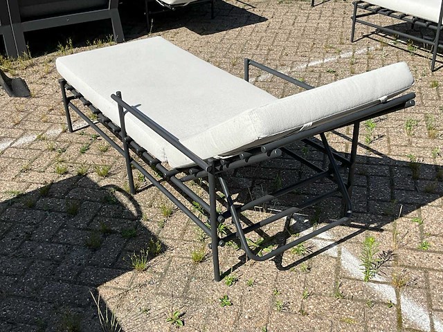 Yoi - sunbeds - afbeelding 5 van  5