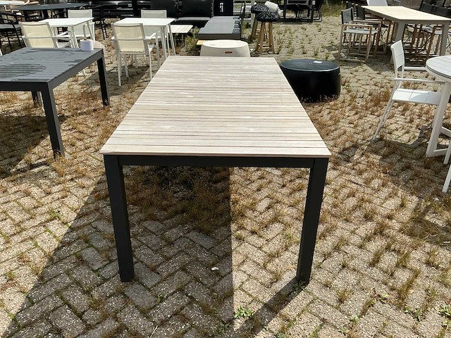Yoi - tuintafel - afbeelding 5 van  9