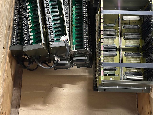 Yokogawa - partij racks & backplanes (diverse frames/connectorborden) - afbeelding 2 van  8