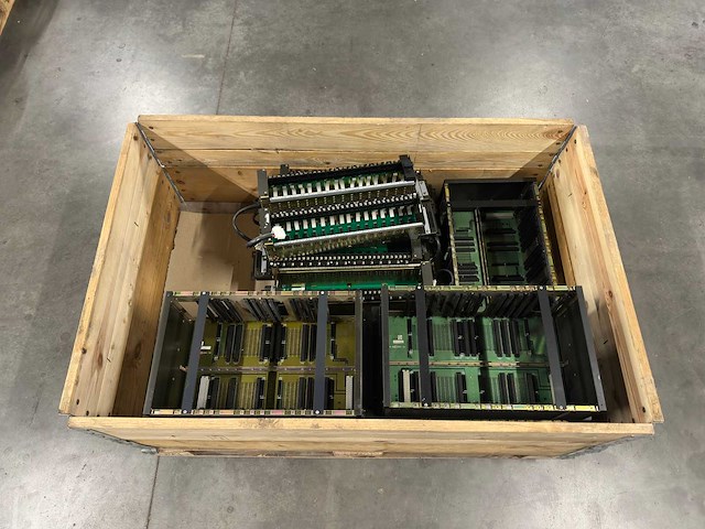 Yokogawa - partij racks & backplanes (diverse frames/connectorborden) - afbeelding 4 van  8