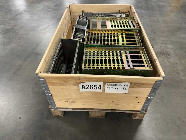 Yokogawa / mix - partij met diverse industriële rack-/chassisdelen - afbeelding 1 van  6