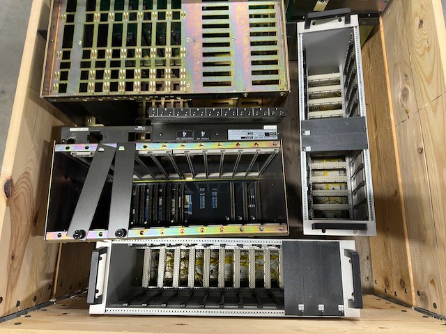 Yokogawa / mix - partij met diverse industriële rack-/chassisdelen - afbeelding 3 van  6