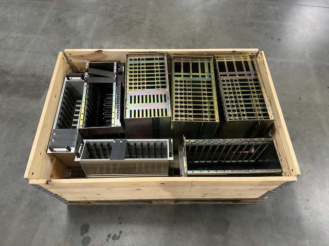 Yokogawa / mix - partij met diverse industriële rack-/chassisdelen - afbeelding 6 van  6