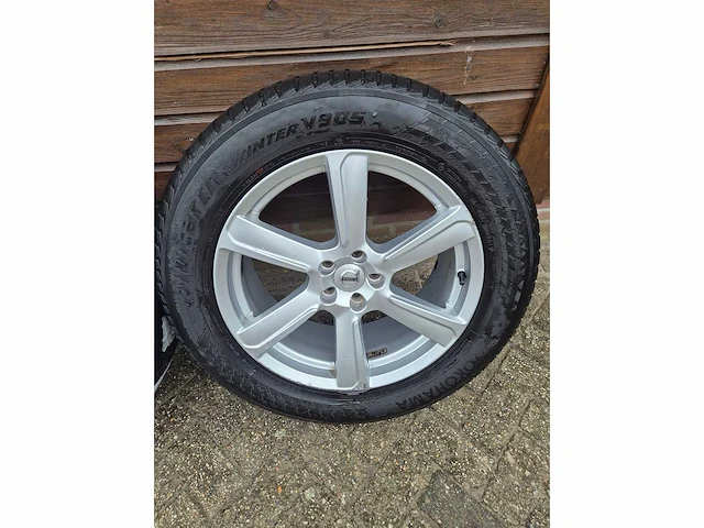 Yokohama bluearth winterv905, volvo xc90 autoband met velg(4x) - afbeelding 5 van  7
