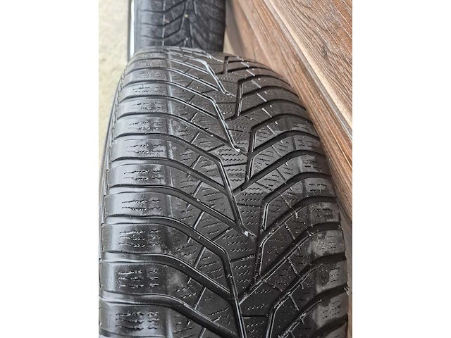 Yokohama bluearth winterv905, volvo xc90 autoband met velg(4x) - afbeelding 6 van  6