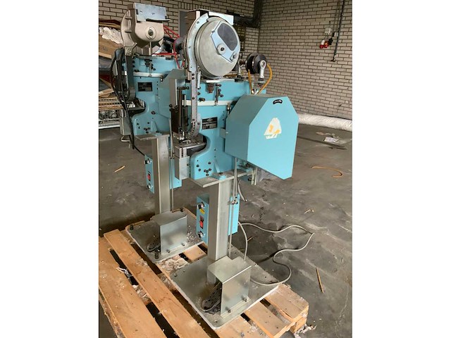 Yoshida kogyok.k nmsam-86000 ponsmachine - afbeelding 6 van  8