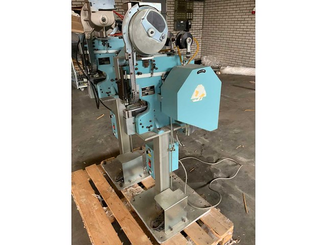 Yoshida kogyok.k nmsam-86000 ponsmachine - afbeelding 7 van  8