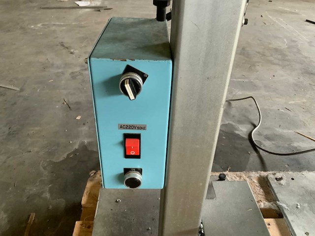 Yoshida kogyok.k nmsam-86000 ponsmachine - afbeelding 6 van  8