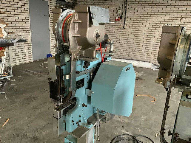 Yoshida kogyok.k nmsam-86000 ponsmachine - afbeelding 7 van  8