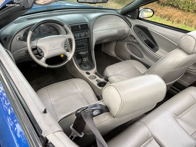 Youngtimer ford mustang - afbeelding 14 van  38