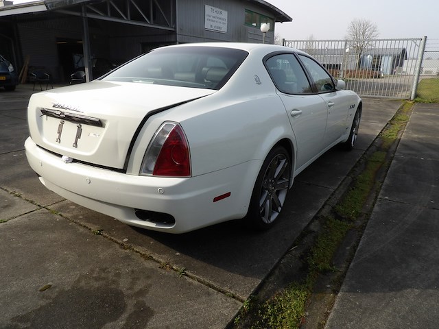 Youngtimer, maserati, quattroporte, wit, 2008 - afbeelding 31 van  82