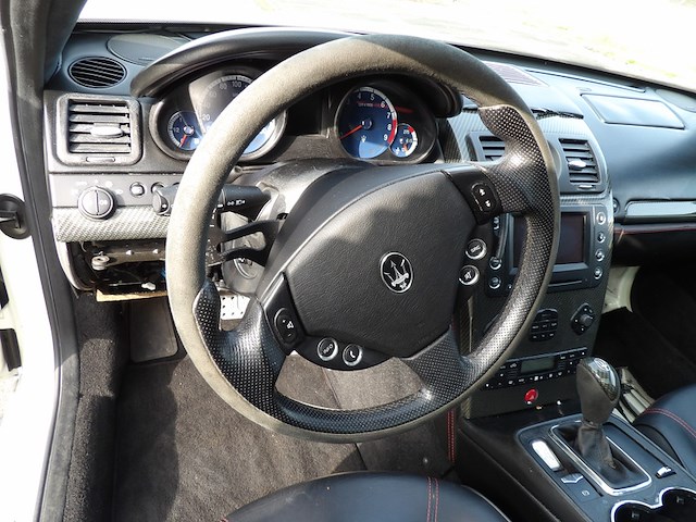 Youngtimer, maserati, quattroporte, wit, 2008 - afbeelding 57 van  82