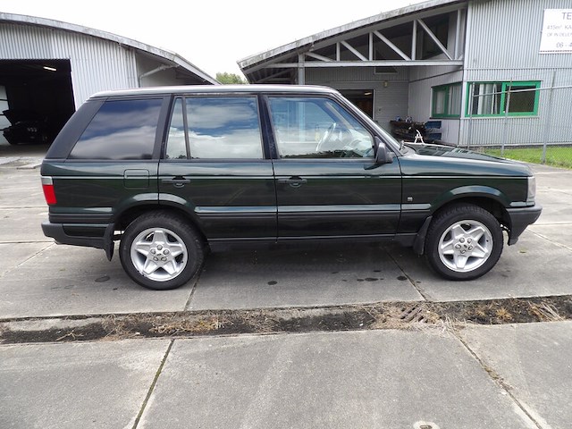 Youngtimer, range rover, lp p38 4.6 v8, groen-metallic, 1995 - afbeelding 1 van  53