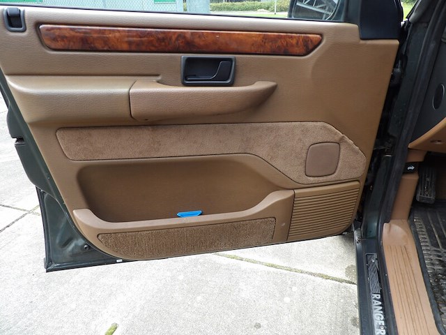 Youngtimer, range rover, lp p38 4.6 v8, groen-metallic, 1995 - afbeelding 19 van  53