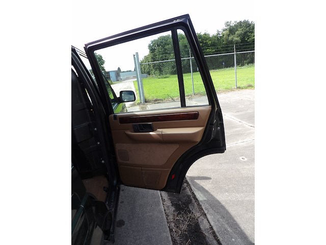 Youngtimer, range rover, lp p38 4.6 v8, groen-metallic, 1995 - afbeelding 33 van  53