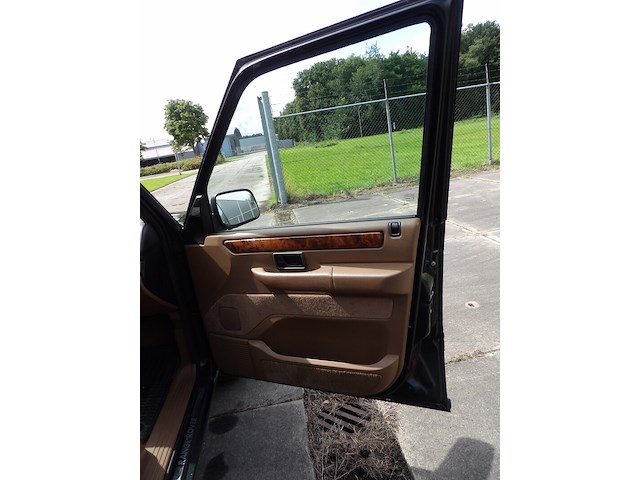 Youngtimer, range rover, lp p38 4.6 v8, groen-metallic, 1995 - afbeelding 35 van  53