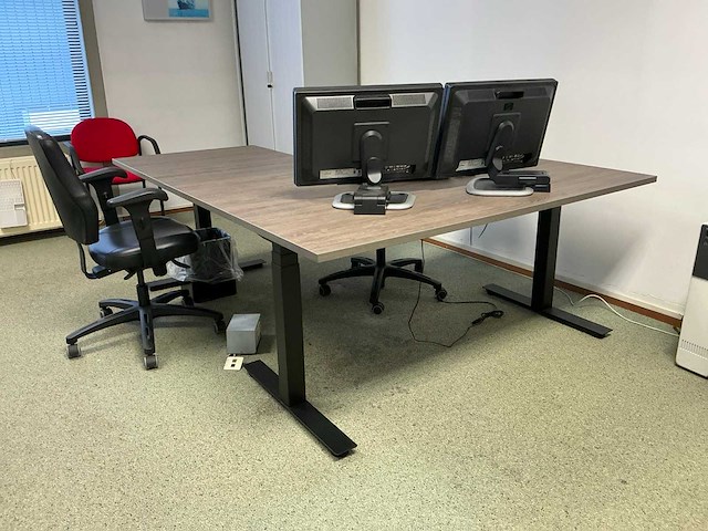 Youp elektrische verstelbaar hoekbureau (2x) - afbeelding 1 van  7