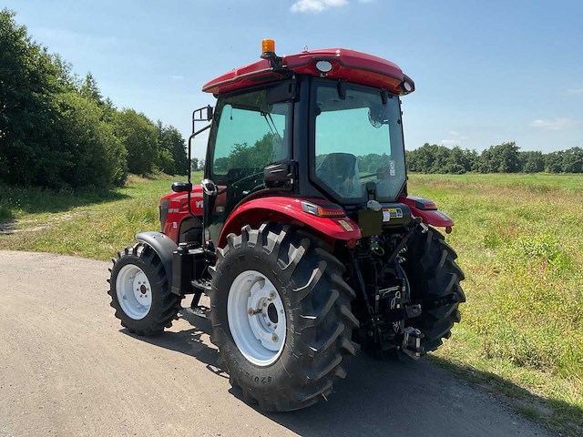 Yto nmf704c vierwielaangedreven landbouwtractor - afbeelding 4 van  52