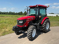 Yto nmf704c vierwielaangedreven landbouwtractor - afbeelding 1 van  13