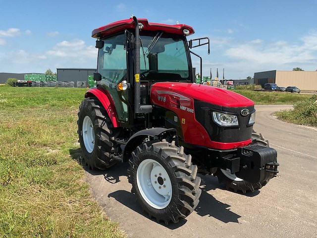Yto nmf704c vierwielaangedreven landbouwtractor - afbeelding 5 van  13