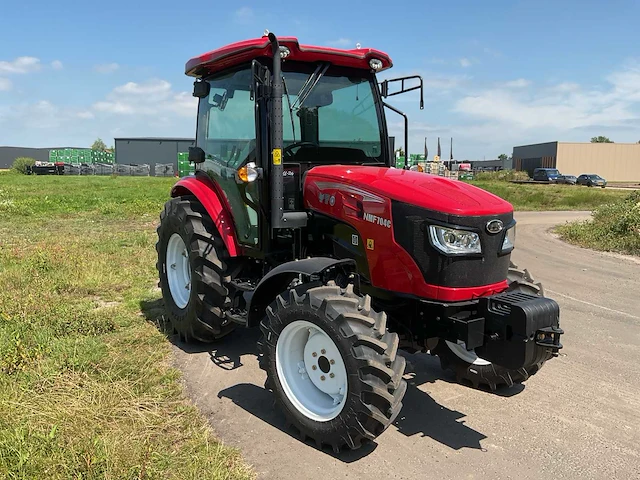 Yto nmf704c vierwielaangedreven landbouwtractor - afbeelding 40 van  52