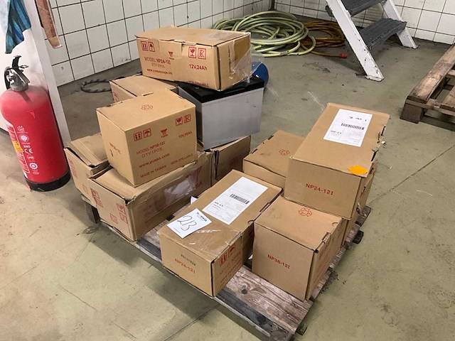 Yuasa - np24-121 - 12 volt 24ah - accu (11x) - afbeelding 1 van  6