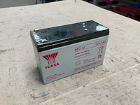 Yuasa oplaadbare loodzuur accu - afbeelding 1 van  2