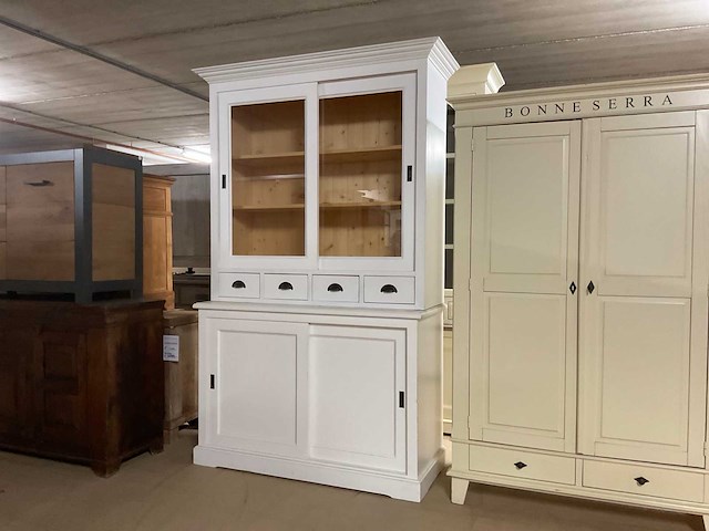 Yurue buffetkast - afbeelding 1 van  19