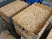 Zaagsel in diverse grofheden in 5 palletboxen. - afbeelding 3 van  4