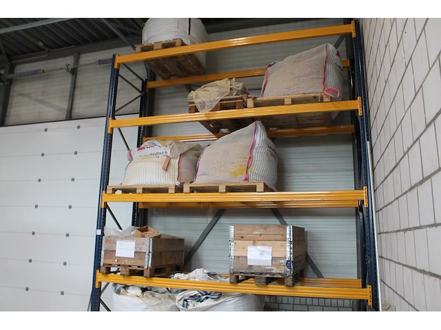 Zaagsel in diverse grofheden in 6 bigbags en 3 palletboxen. - afbeelding 1 van  4