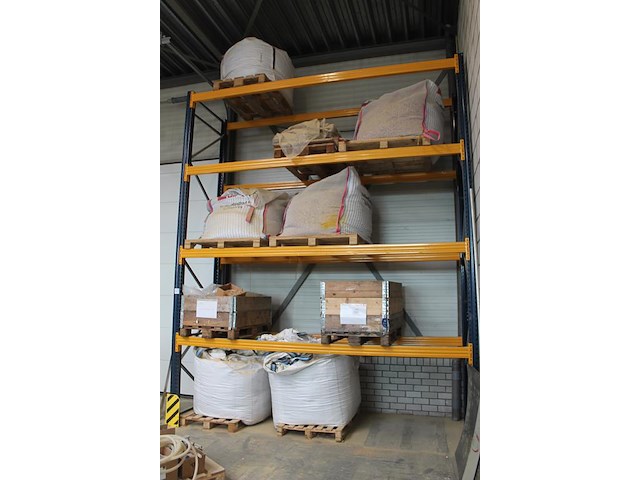 Zaagsel in diverse grofheden in 6 bigbags en 3 palletboxen. - afbeelding 2 van  4