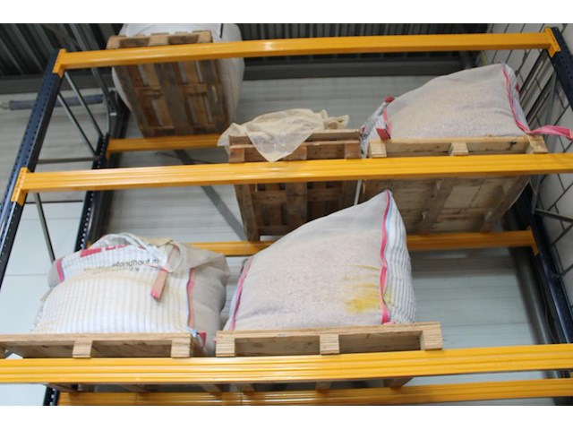 Zaagsel in diverse grofheden in 6 bigbags en 3 palletboxen. - afbeelding 4 van  4
