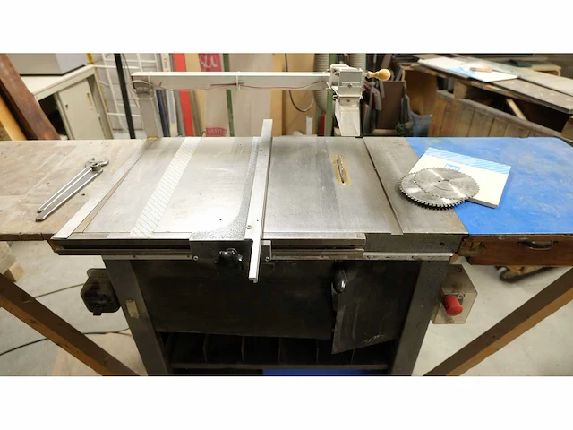 Zaagtafels en diverse machines (8x) - afbeelding 18 van  20