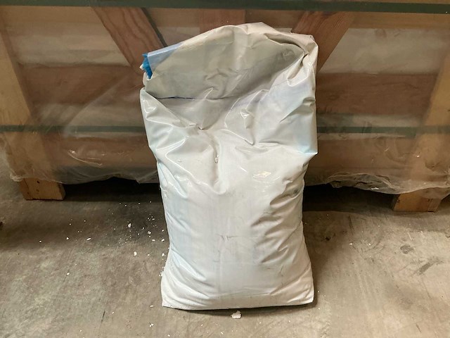 Zak spuitpleister gips 25 kg (630x) - afbeelding 3 van  5