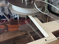 Zakjes klipmachine kunststof band van vliet, kl142, wit, bouwjaar 2011 - afbeelding 1 van  7
