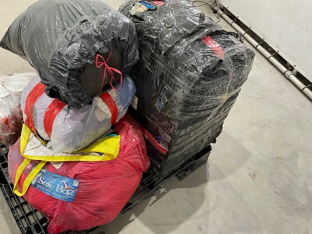 Zakken met onbekende inhoud - afbeelding 5 van  5