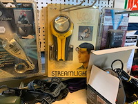 Zaklampen bolletjes scharen en divers - afbeelding 4 van  13