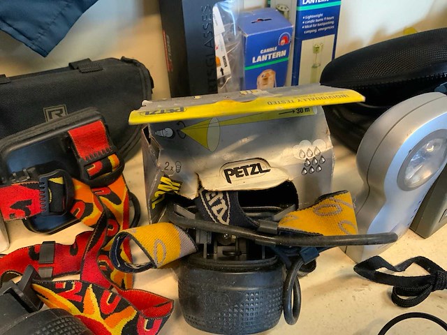 Zaklampen bolletjes scharen en divers - afbeelding 5 van  13