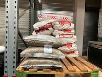 Zand en strooizout - afbeelding 2 van  2