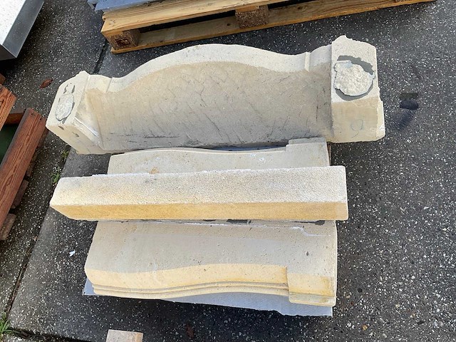 Zandsteen schouw onderdelen - afbeelding 2 van  2
