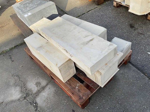 Zandsteen schouw onderdelen - afbeelding 3 van  3