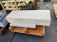 Zandsteen sokkel - afbeelding 1 van  2