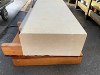 Zandsteen sokkel - afbeelding 2 van  2