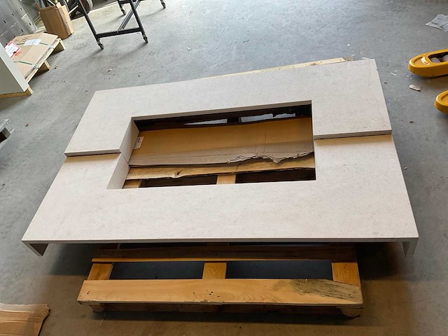 Zandstenen schouwombouw - afbeelding 1 van  3