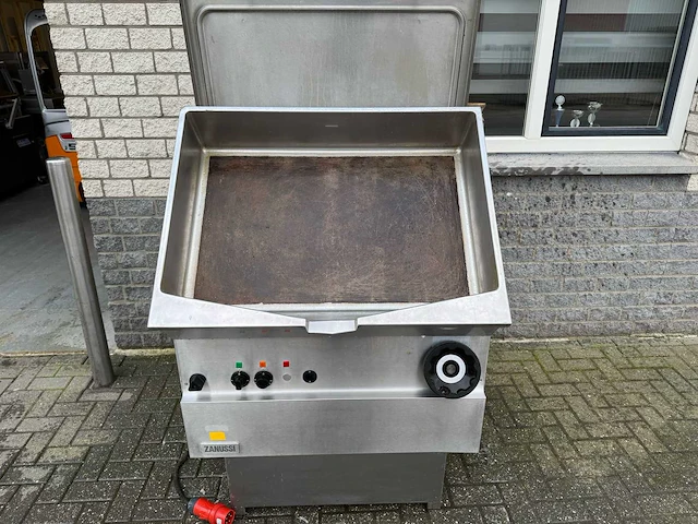 Zanussi - kantelbaar - braadslede - afbeelding 6 van  6