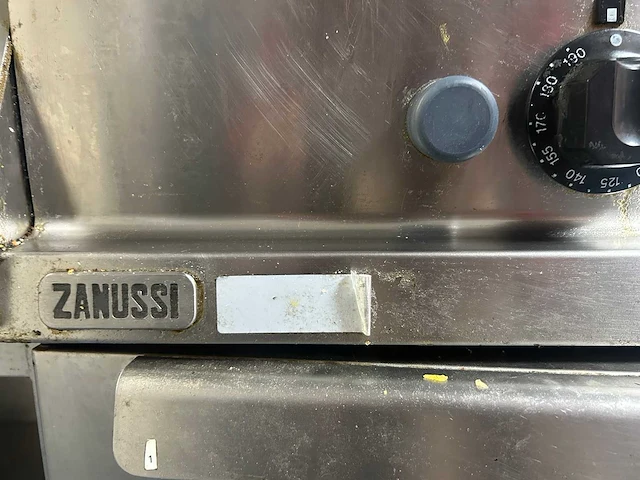 Zanussi - professionele dubbele rvs friteuse met 2 afzonderlijke frituurbakken, 4 frituurmanden en onderkast - afbeelding 4 van  9
