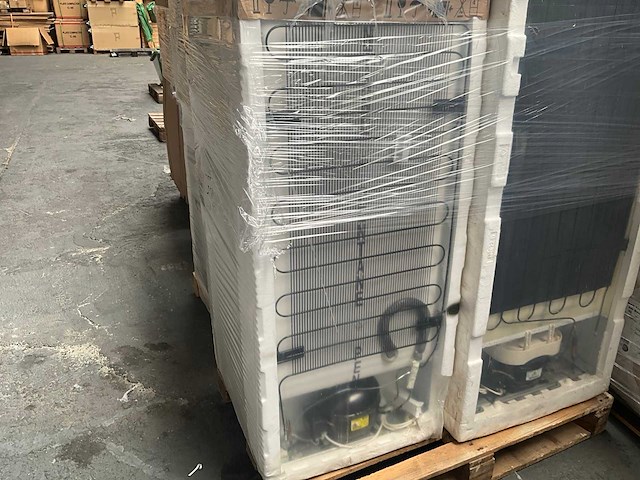 Zanussi - verticale vriezer, capaciteit 190 liter - zfu19400wa - vriezer - afbeelding 2 van  3