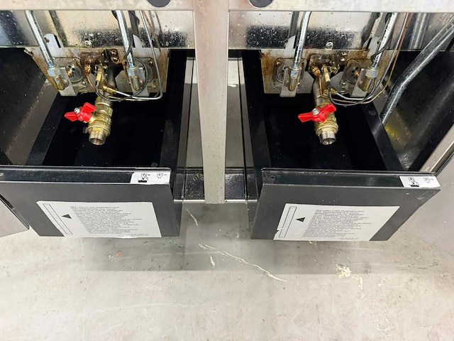 Zanussi - z7frgh2gfh - dubbele friteuse - afbeelding 3 van  7