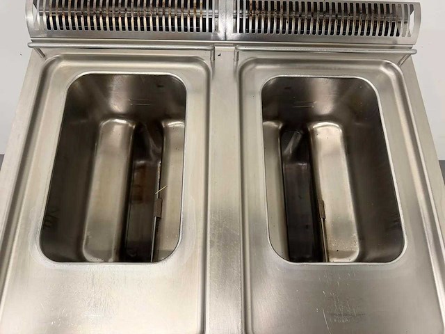 Zanussi - z7frgh2gfh - dubbele friteuse - afbeelding 6 van  7